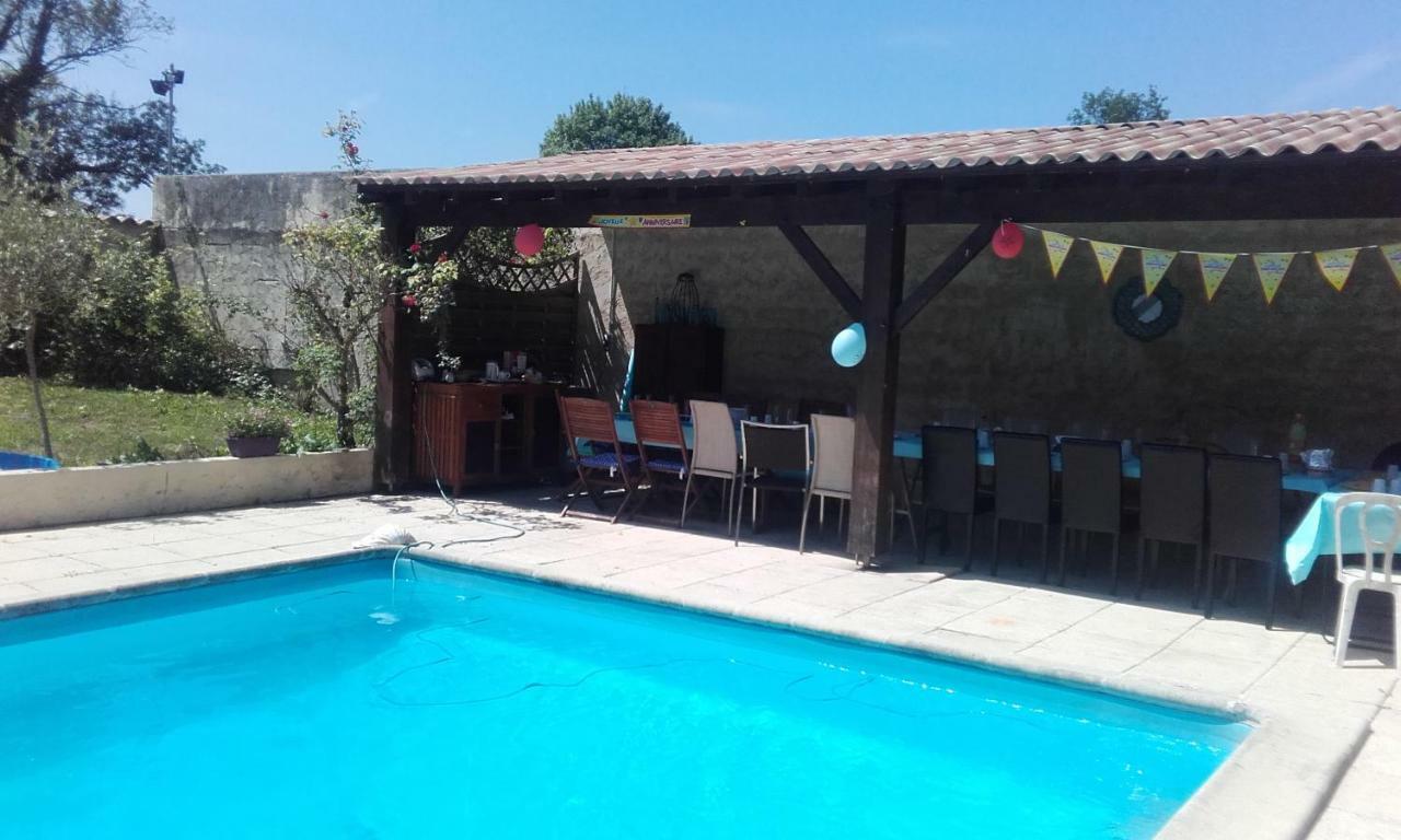 Les Demeures De La Laigne Bed and Breakfast Allas-Bocage Exteriör bild