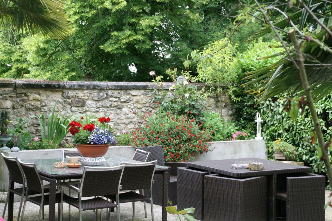 Les Demeures De La Laigne Bed and Breakfast Allas-Bocage Exteriör bild