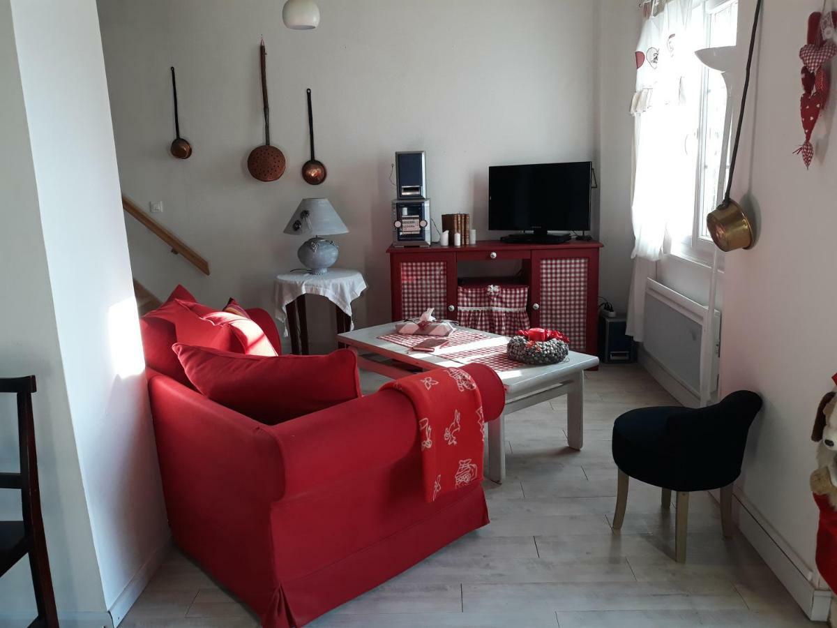 Les Demeures De La Laigne Bed and Breakfast Allas-Bocage Exteriör bild