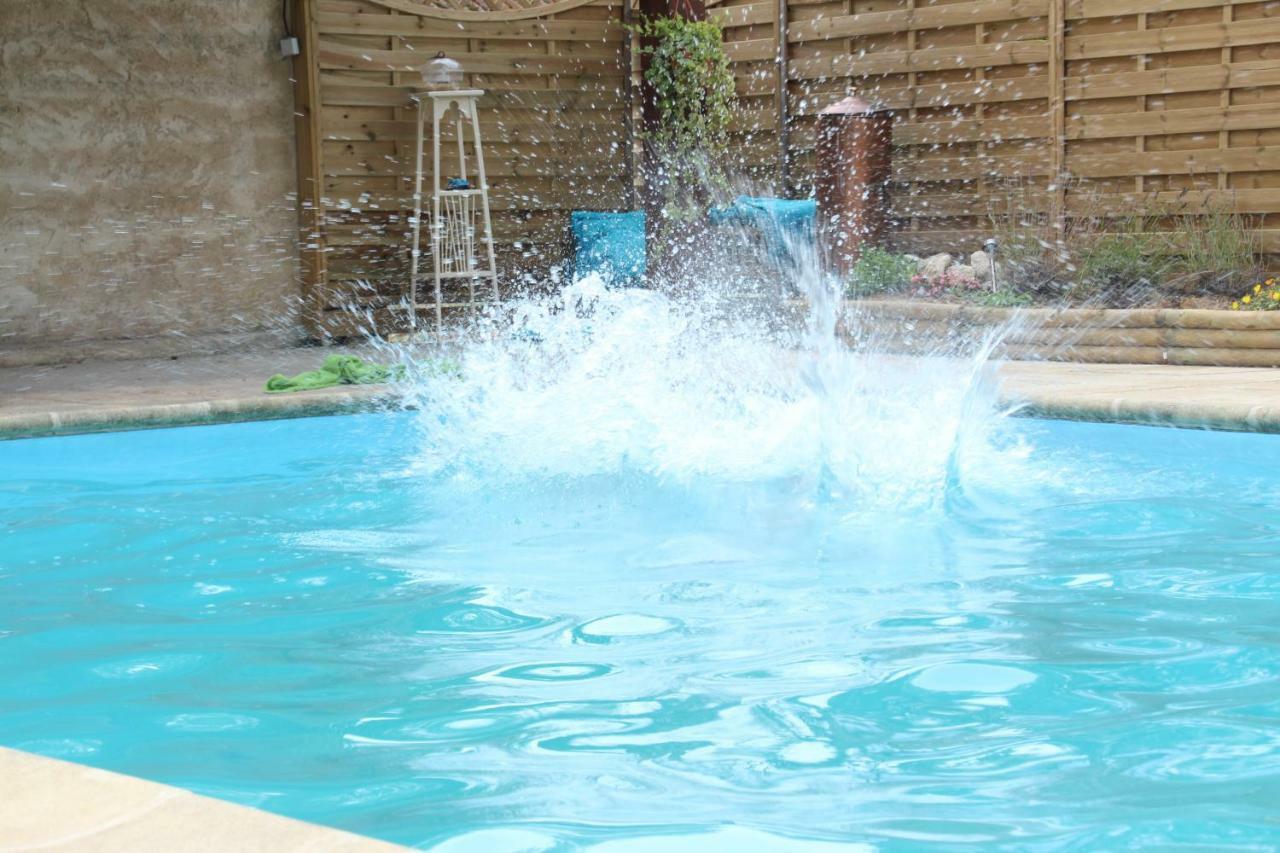 Les Demeures De La Laigne Bed and Breakfast Allas-Bocage Exteriör bild