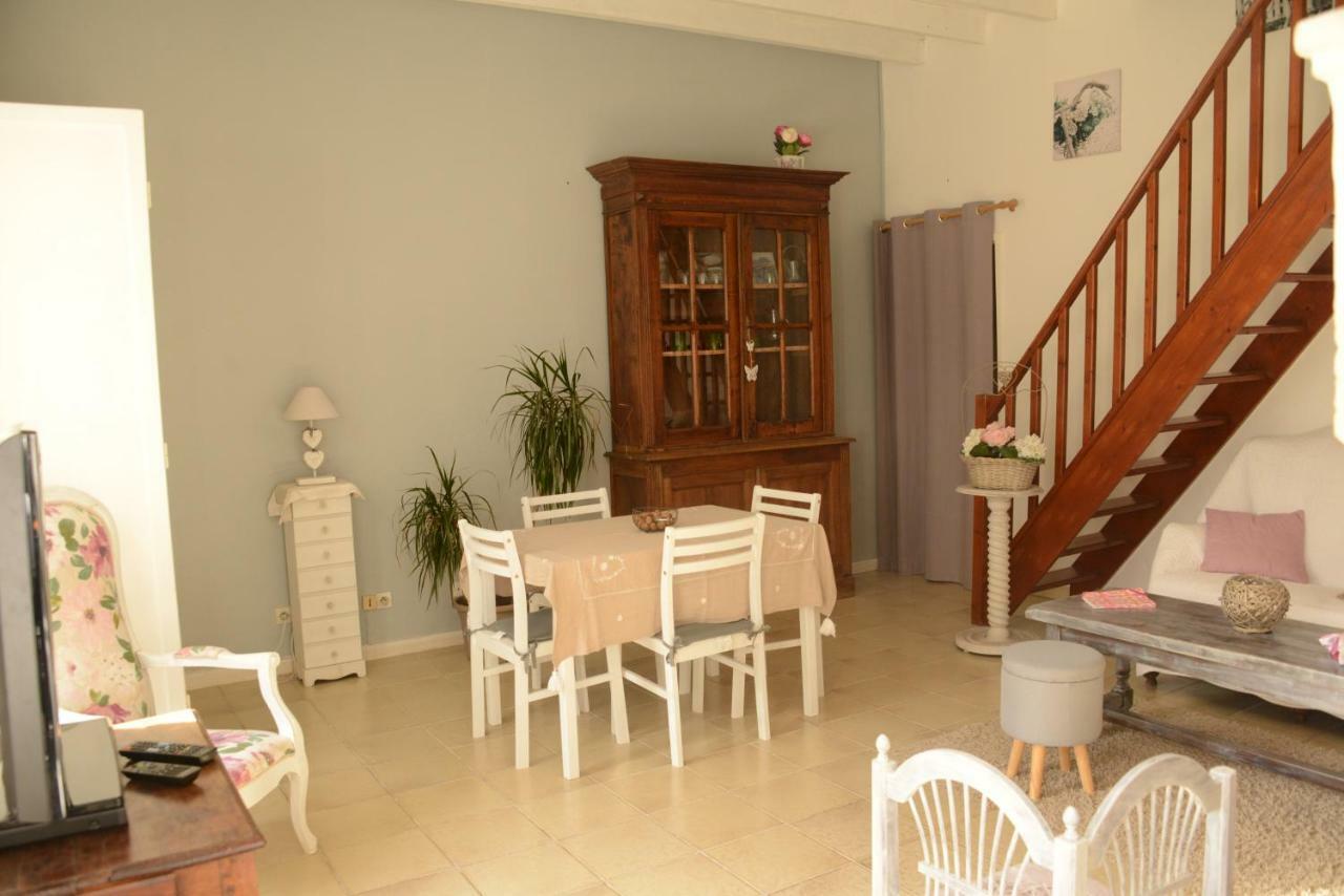 Les Demeures De La Laigne Bed and Breakfast Allas-Bocage Exteriör bild